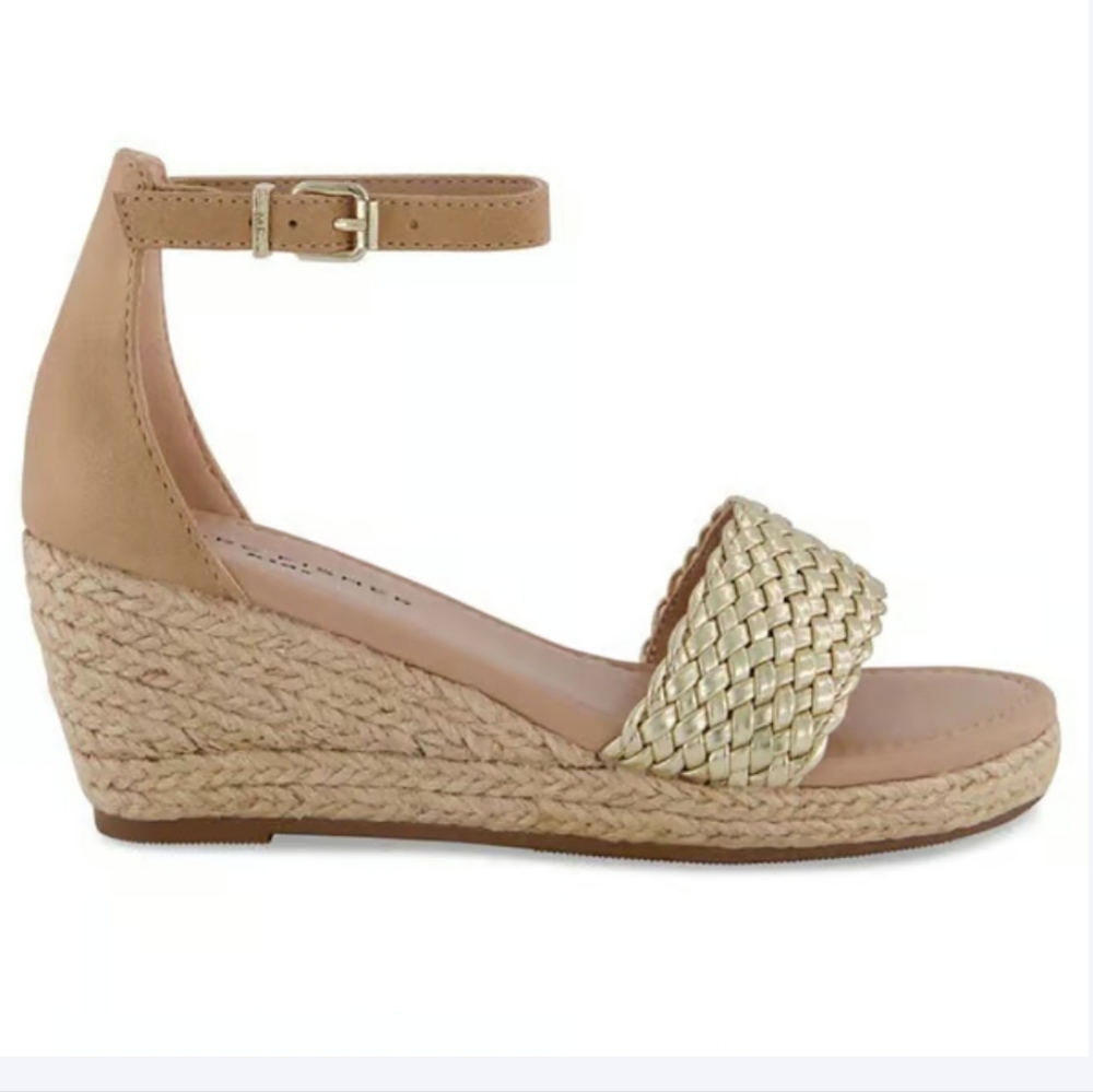 Girls Marc Fisher Warren Wedge Sandal Size 3